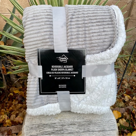 Simply Home Gray White Plush Sherpa Blanket 50X60” - Picture 2 of 7